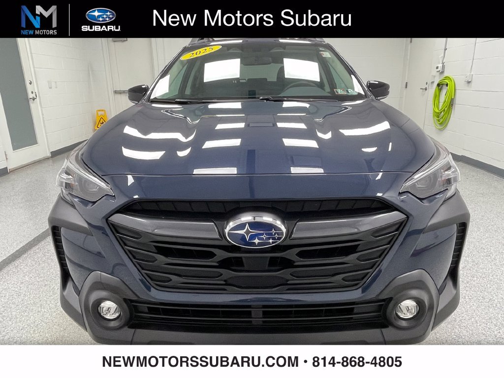 Used 2025 Subaru Outback Premium AWD/4WD image 2