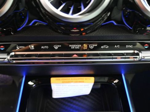 New 2026 Mercedes-Benz GLB 250 image 3