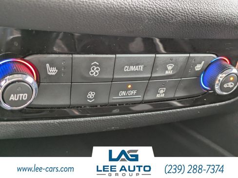 Used 2020 Buick Enclave Essence w/ Sound and Sites Package FWD image 30