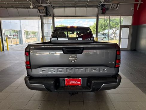 Used 2024 Nissan Frontier SV w/ Technology Package RWD image 10