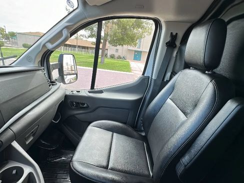 Used 2023 Ford Transit 250 Low Roof RWD image 15