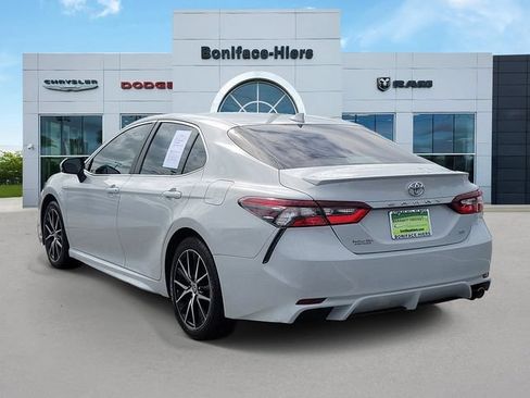 Used 2024 Toyota Camry SE FWD image 4