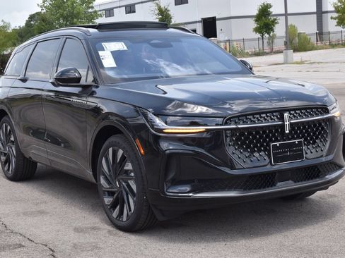 New 2026 Lincoln Nautilus Reserve AWD/4WD image 3