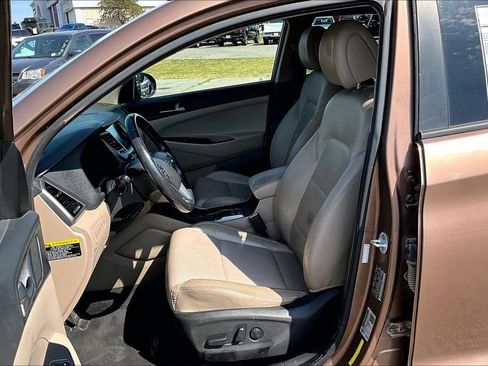 Used 2016 Hyundai Tucson Limited w/ Option Group 03 FWD image 25