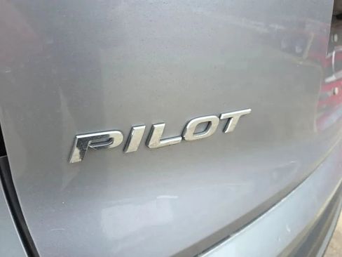 Used 2022 Honda Pilot Sport image 11