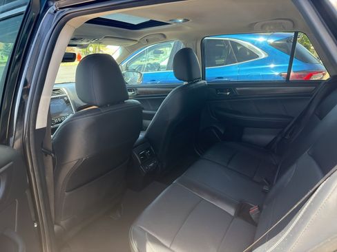 Used 2018 Subaru Outback 2.5i Limited AWD/4WD image 7