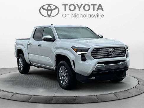 Used 2025 Toyota Tacoma Limited image 8
