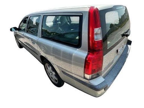 Used 2003 Volvo V70 2.5T AWD/4WD image 3