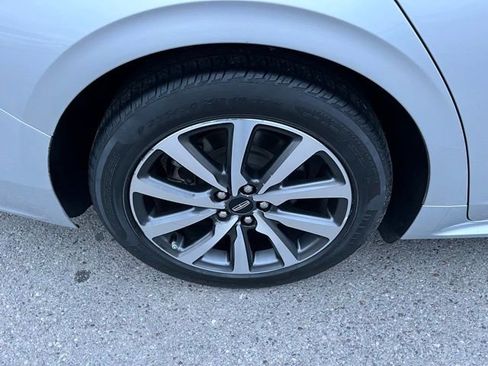 Used 2018 Lincoln Continental Premiere image 16