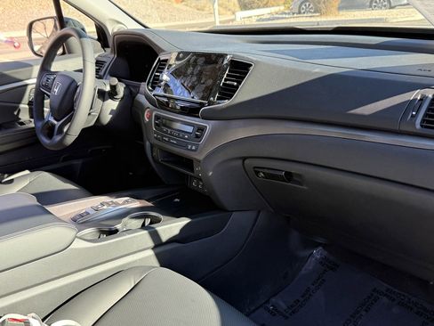 Certified 2025 Honda Ridgeline RTL image 27