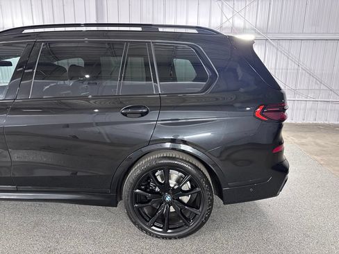 Used 2024 BMW X7 xDrive40i w/ M Sport Package AWD/4WD image 15