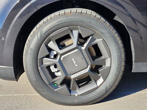 New 2026 Kia Carnival SX image 7