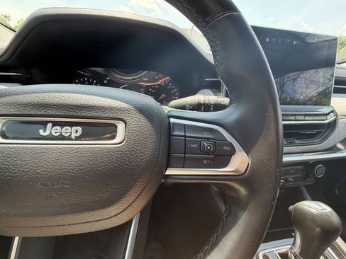 Used 2022 Jeep Compass Latitude AWD/4WD image 17