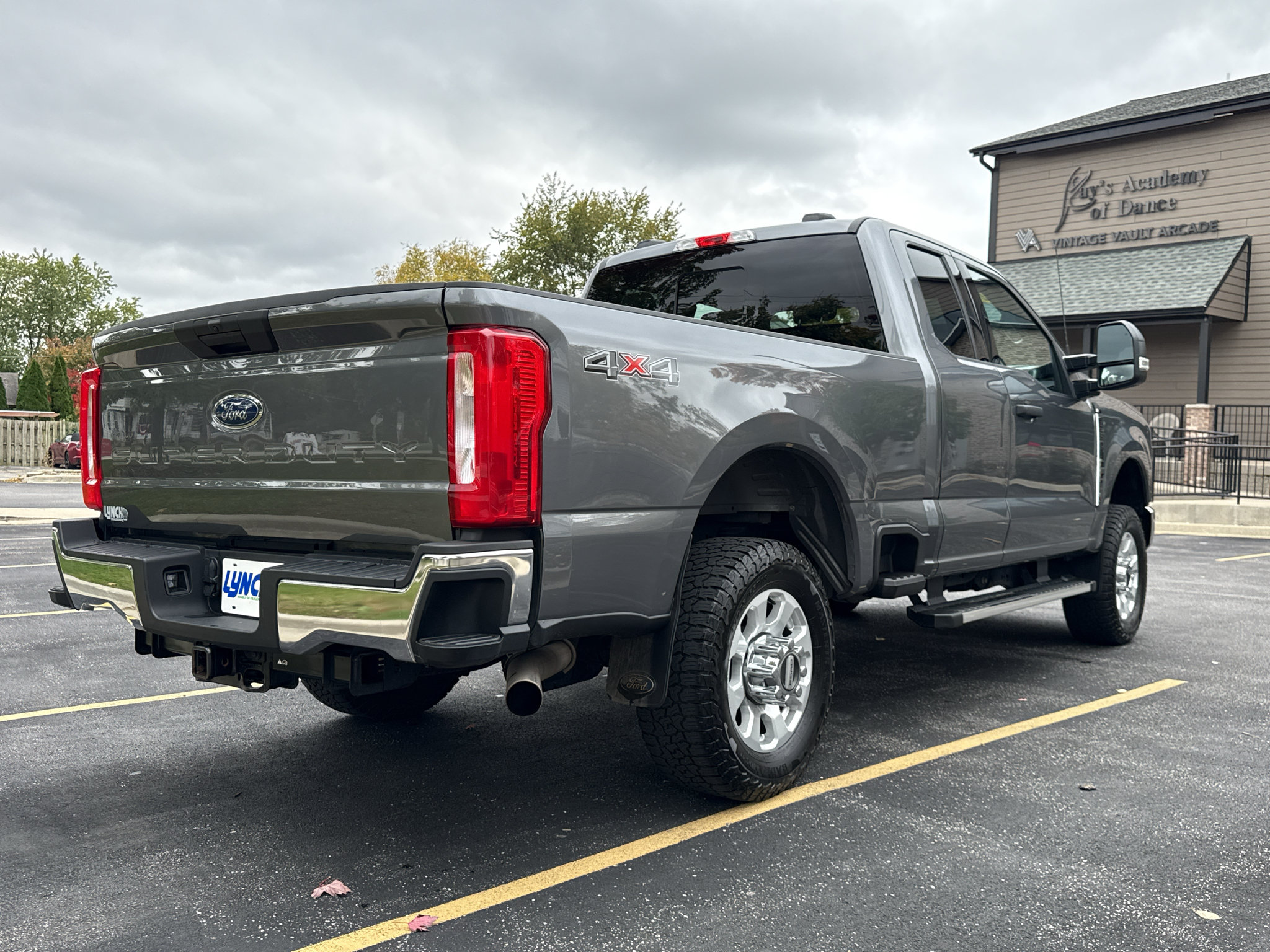 Used 2024 Ford F250 XLT AWD/4WD image 7