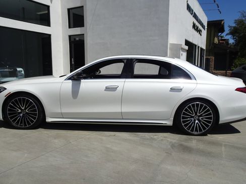 Used 2021 Mercedes-Benz S 580 4MATIC Sedan w/ AMG Line image 3