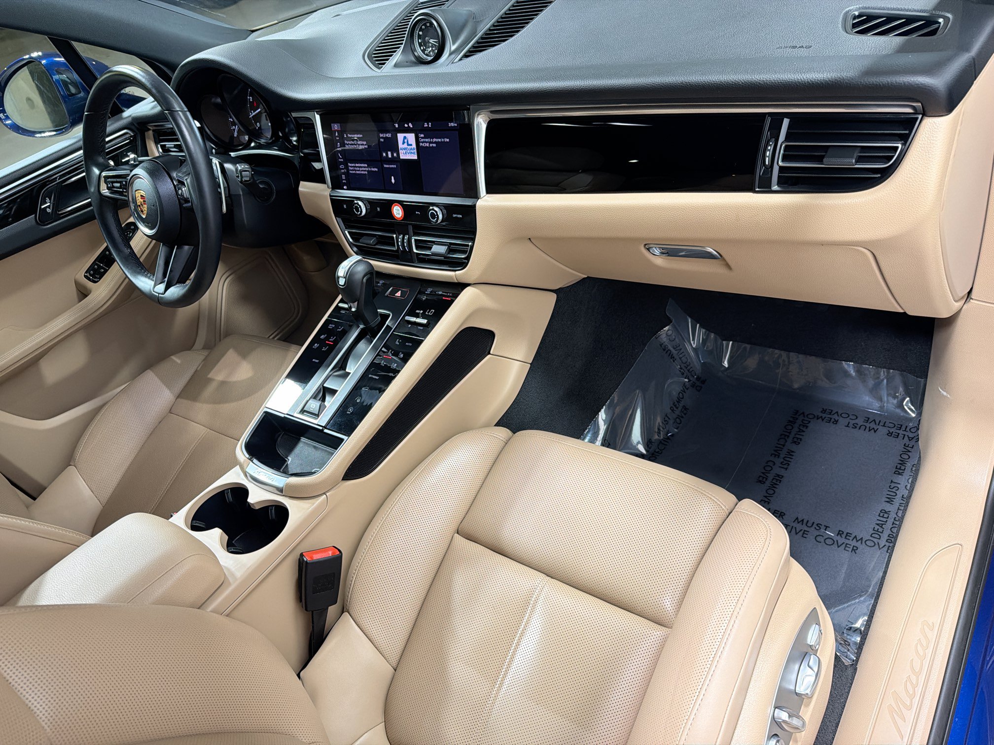 Certified 2026 Porsche Macan AWD/4WD image 15