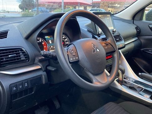 Used 2024 Mitsubishi Eclipse Cross LE image 8
