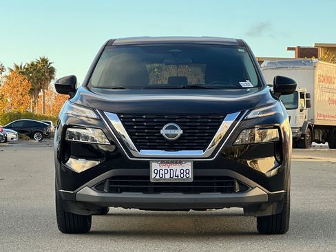 Certified 2023 Nissan Rogue SV image 9