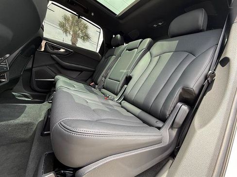 Used 2025 Audi Q7 3.0T Prestige AWD/4WD image 12