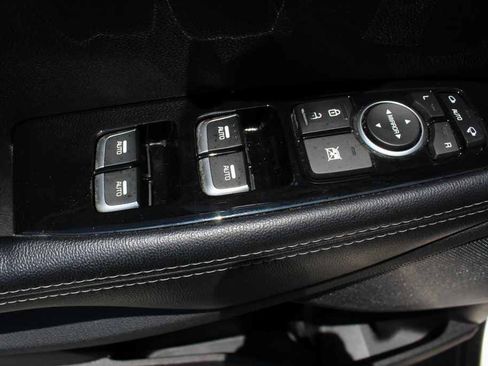 Used 2016 Kia Sorento SX FWD image 13