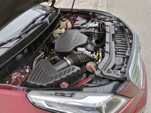 Used 2017 Cadillac XT5 FWD image 33