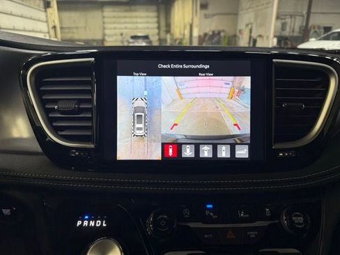 New 2026 Chrysler Pacifica Select FWD image 20