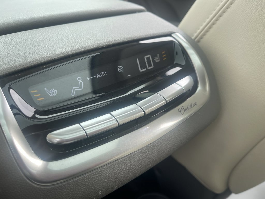 Used 2025 Cadillac XT6 Premium Luxury w/ LPO, Floor Liner Package AWD/4WD image 31