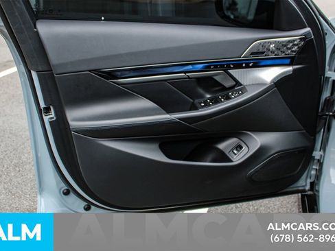 Used 2025 BMW i5 eDrive40i w/ M Sport Package RWD image 37