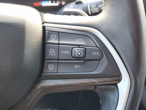 Certified 2022 Jeep Grand Cherokee L Limited w/ Luxury Tech Group II image 31