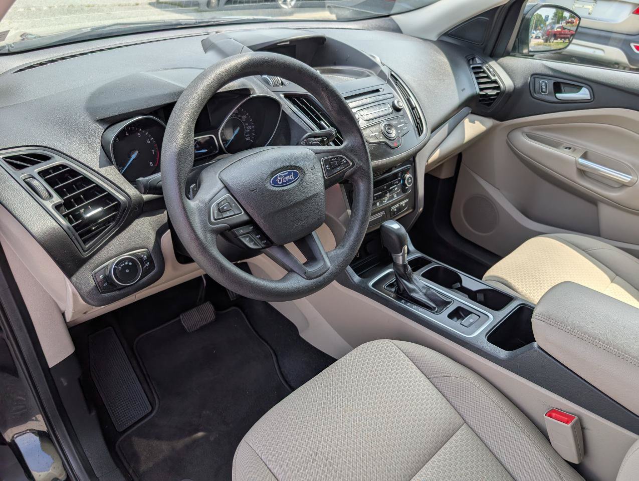 Used 2017 Ford Escape SE FWD image 16