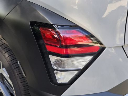 Used 2026 Hyundai Kona SEL Premium FWD image 8