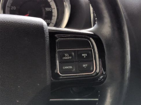 Certified 2018 Dodge Grand Caravan SXT w/ Driver Convenience Group image 25