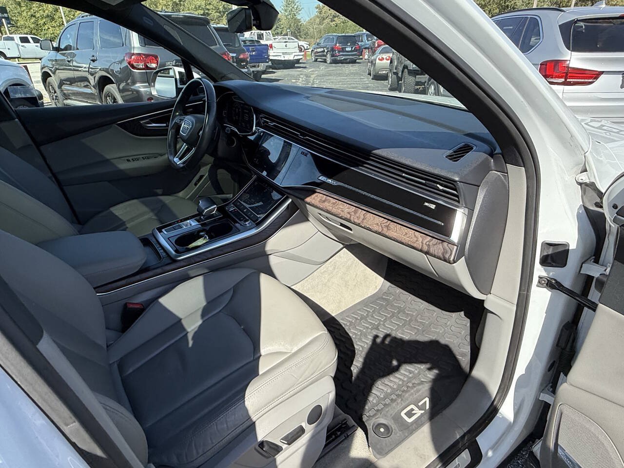 Used 2020 Audi Q7 2.0T Premium Plus w/ Premium Plus Package AWD/4WD image 30