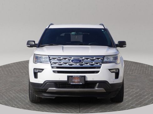 Used 2019 Ford Explorer XLT w/ Equipment Group 202A image 4