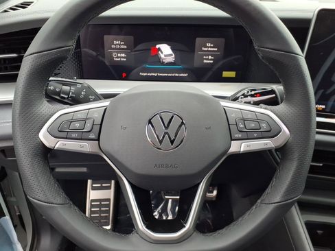 New 2026 Volkswagen Tiguan SE R-Line AWD/4WD image 11