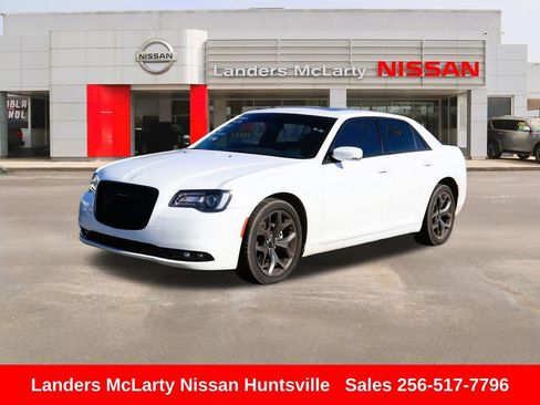 Used 2023 Chrysler 300 S image 9