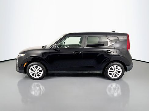 Used 2022 Kia Soul LX image 8