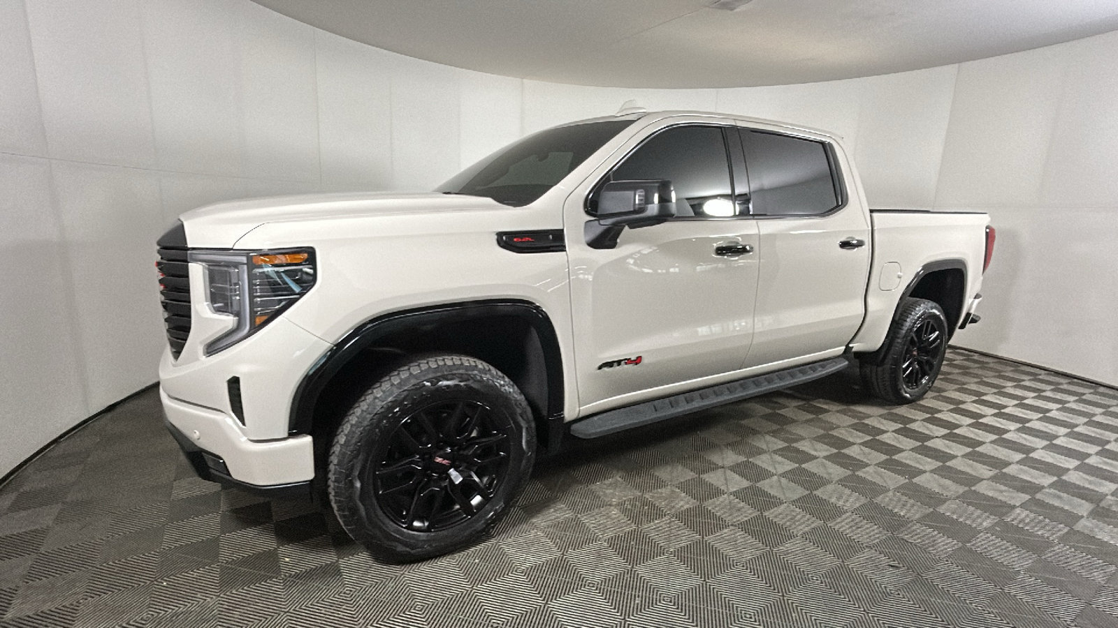 Used 2026 GMC Sierra 1500 AT4 w/ AT4 Premium Package AWD/4WD image 8