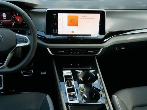 New 2026 Volkswagen Atlas Peak Edition AWD/4WD image 11
