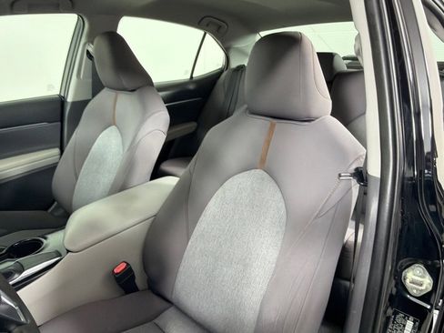 Used 2020 Toyota Camry LE FWD image 10