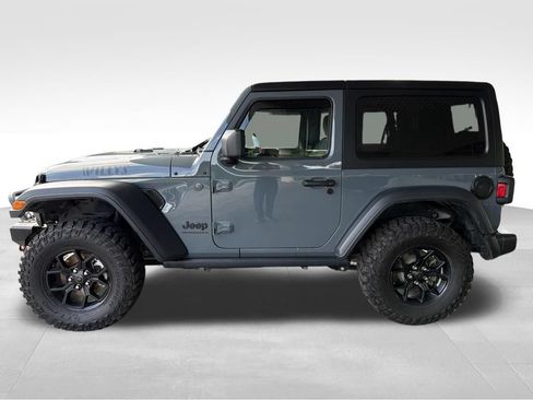 Used 2025 Jeep Wrangler Sport AWD/4WD image 2