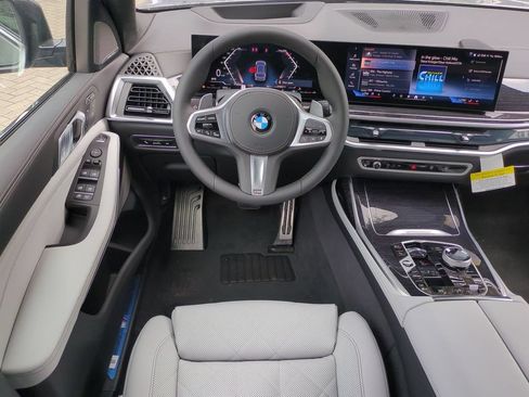 New 2027 BMW X7 xDrive40i w/ Executive Package AWD/4WD image 16
