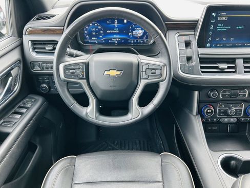 Used 2022 Chevrolet Suburban Premier image 22