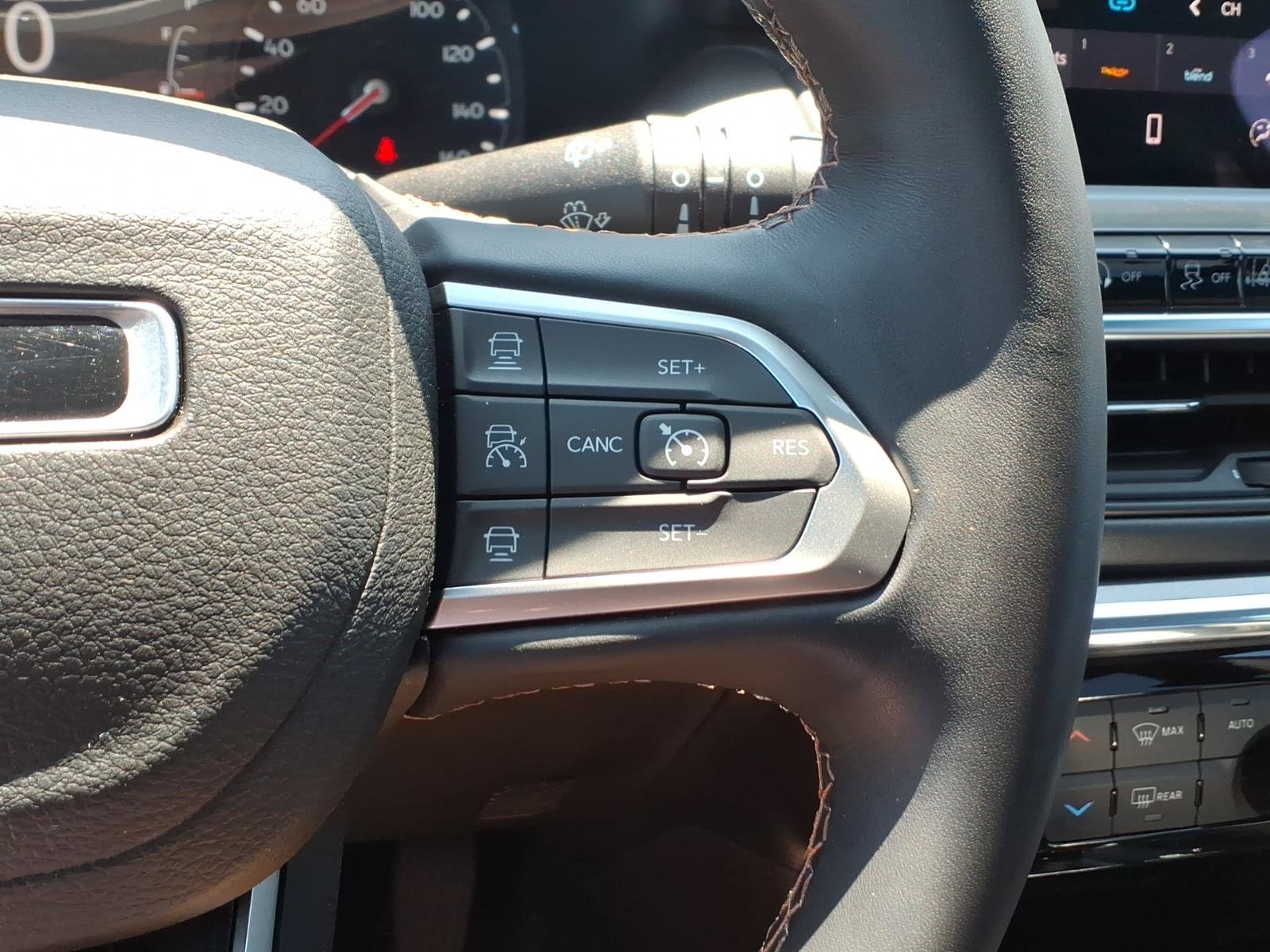 Used 2022 Jeep Compass Limited AWD/4WD image 18
