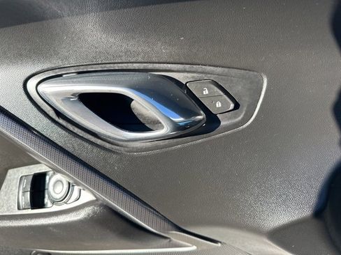 Used 2017 Chevrolet Camaro SS image 3