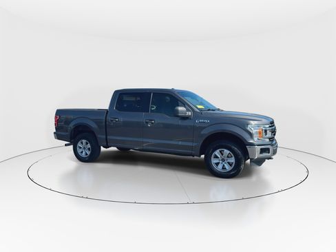 Used 2018 Ford F150 XLT image 2