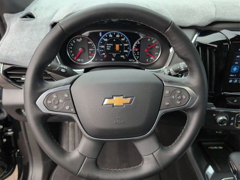 Used 2023 Chevrolet Traverse Premier image 11