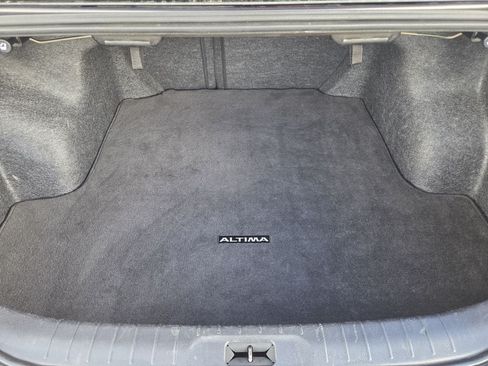 Used 2025 Nissan Altima 2.5 SV FWD image 29