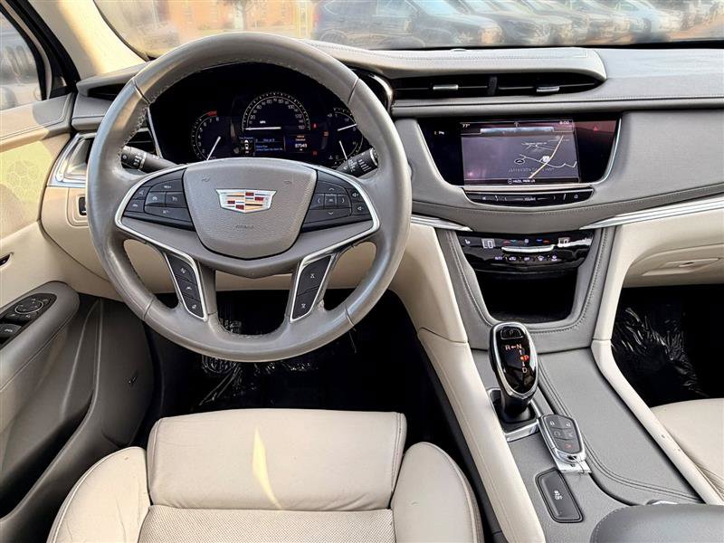 Used 2017 Cadillac XT5 Luxury w/ Driver Awareness Package FWD image 28