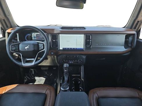 Certified 2024 Ford Bronco Outer Banks AWD/4WD image 9